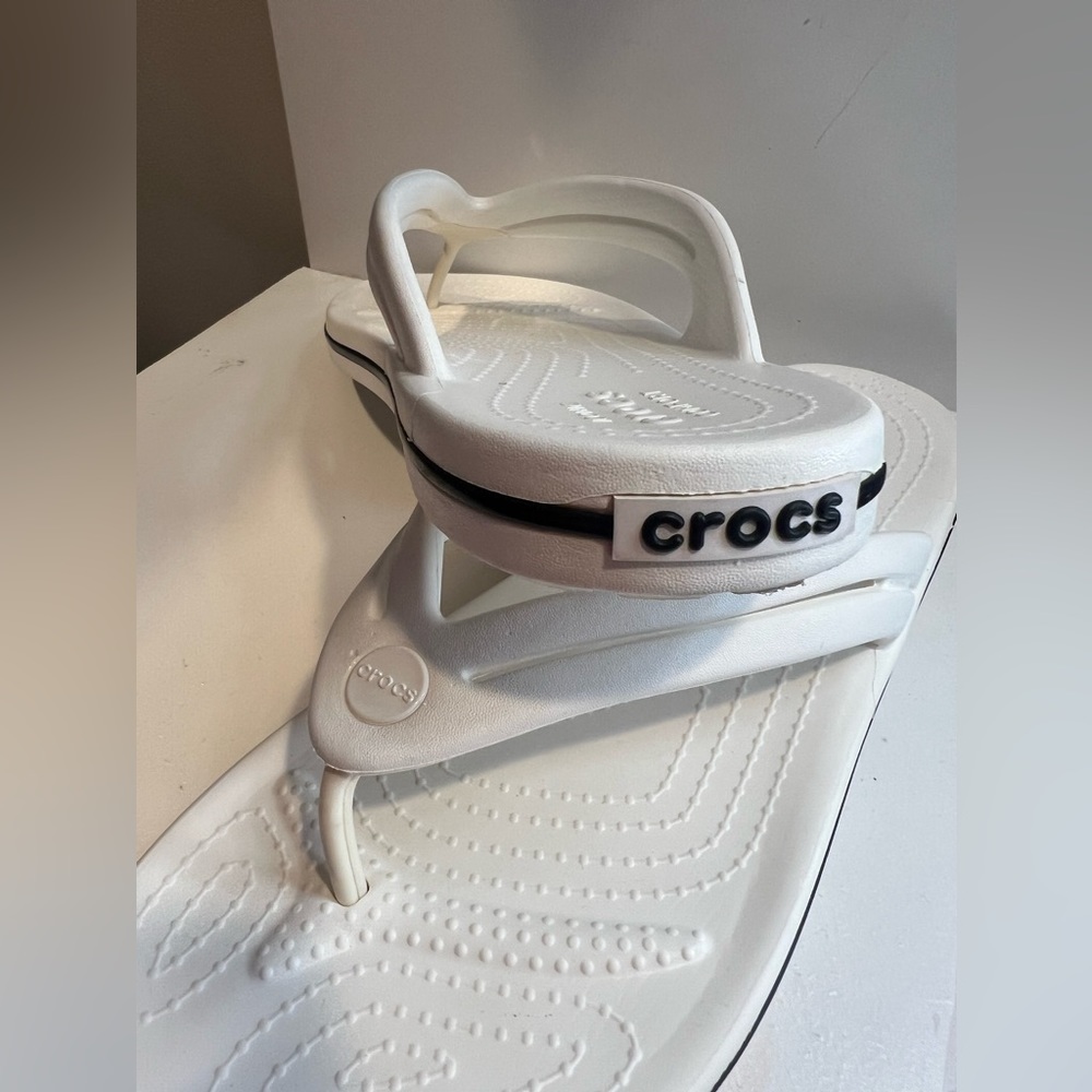 Crocs Women's Kadee II Flip Thong Sandal size 9